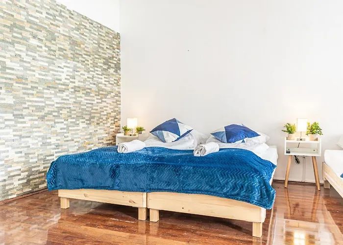 Elegant Haven: Stylish And Spacious 3br Apartment *