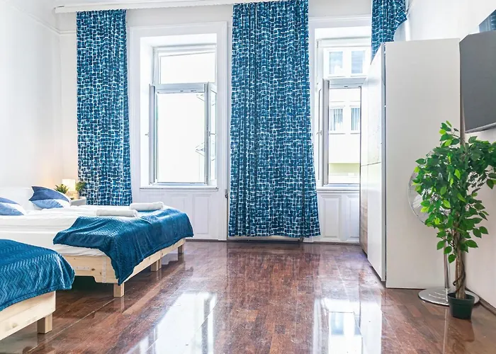 Elegant Haven: Stylish And Spacious 3br