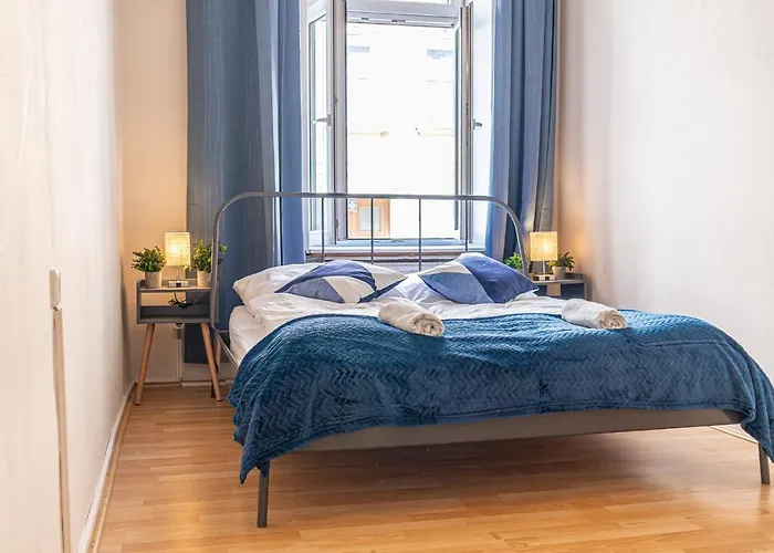 Elegant Haven: Stylish And Spacious 3br Apartment